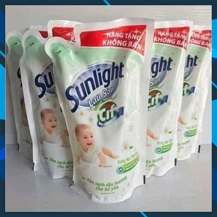 NƯỚC LAU SÀN SUNLIGHT HƯƠNG HOA THIÊN NHIÊN GÓI 550g