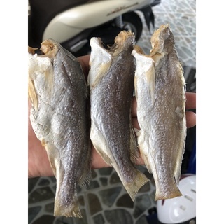 1kg khô cá đù mặn loại lớn 20-25 con