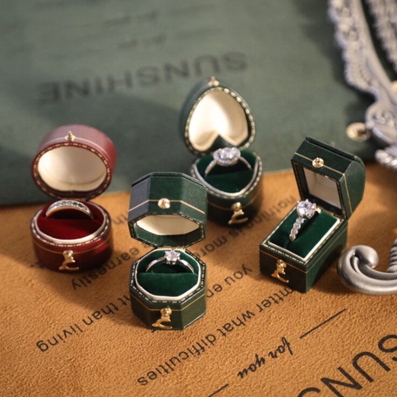 Hộp đựng nhẫn cưới Mini đính đá phong cách retro