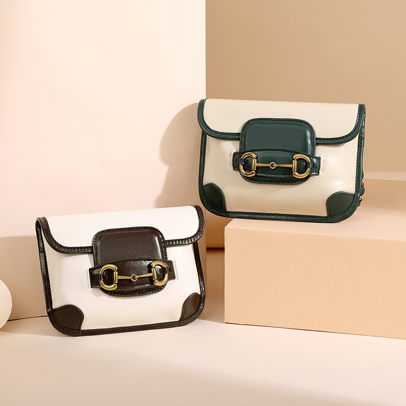 Túi Đeo Chéo Một Bên Vai Có Dây Xích Thiết Kế Thời Trang Mới Dành Cho Bạn Nữ