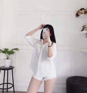 Áo sơ mi trơn đen trắng
