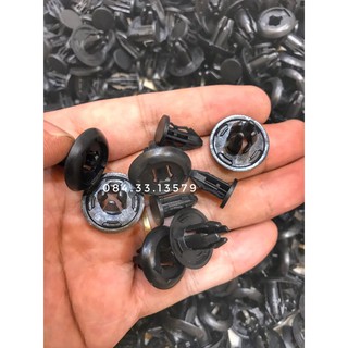 Vít nhựa xe Mazda