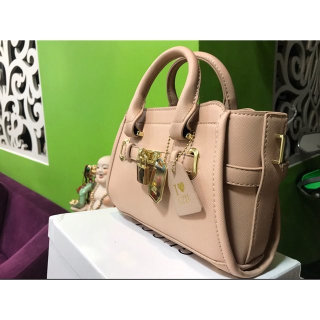 Túi Lyn ảnh tự chụp