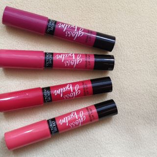 Son dưỡng có màu Victoria Secret