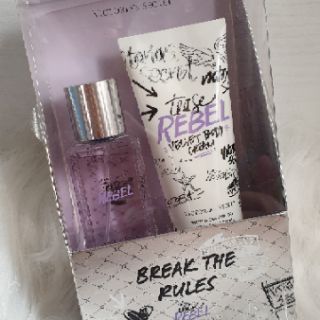 Set nước hoa và sữa tắm Vitoria Secrect