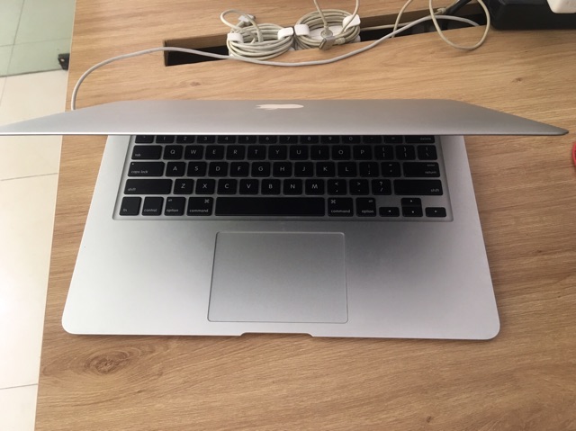 Máy tính xách tay MacBook Air 2015 MJVE2