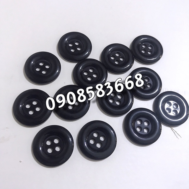 Nút men 4 lỗ bóng đen trắng