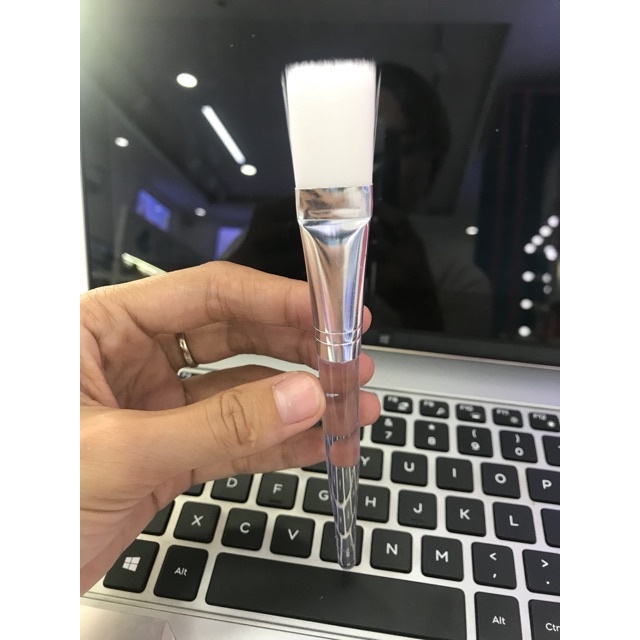 Cọ quét mặt nạ , chổi quét mask cán trong loại 1 LCTD1