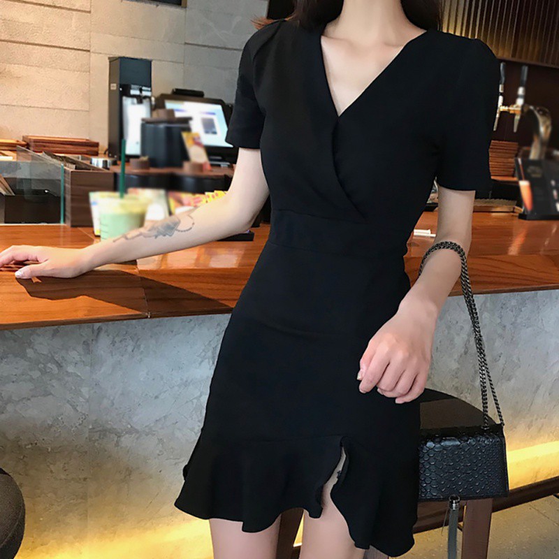 Đầm tay ngắn cổ chữ V thiết kế độc đáo cho phái nữ