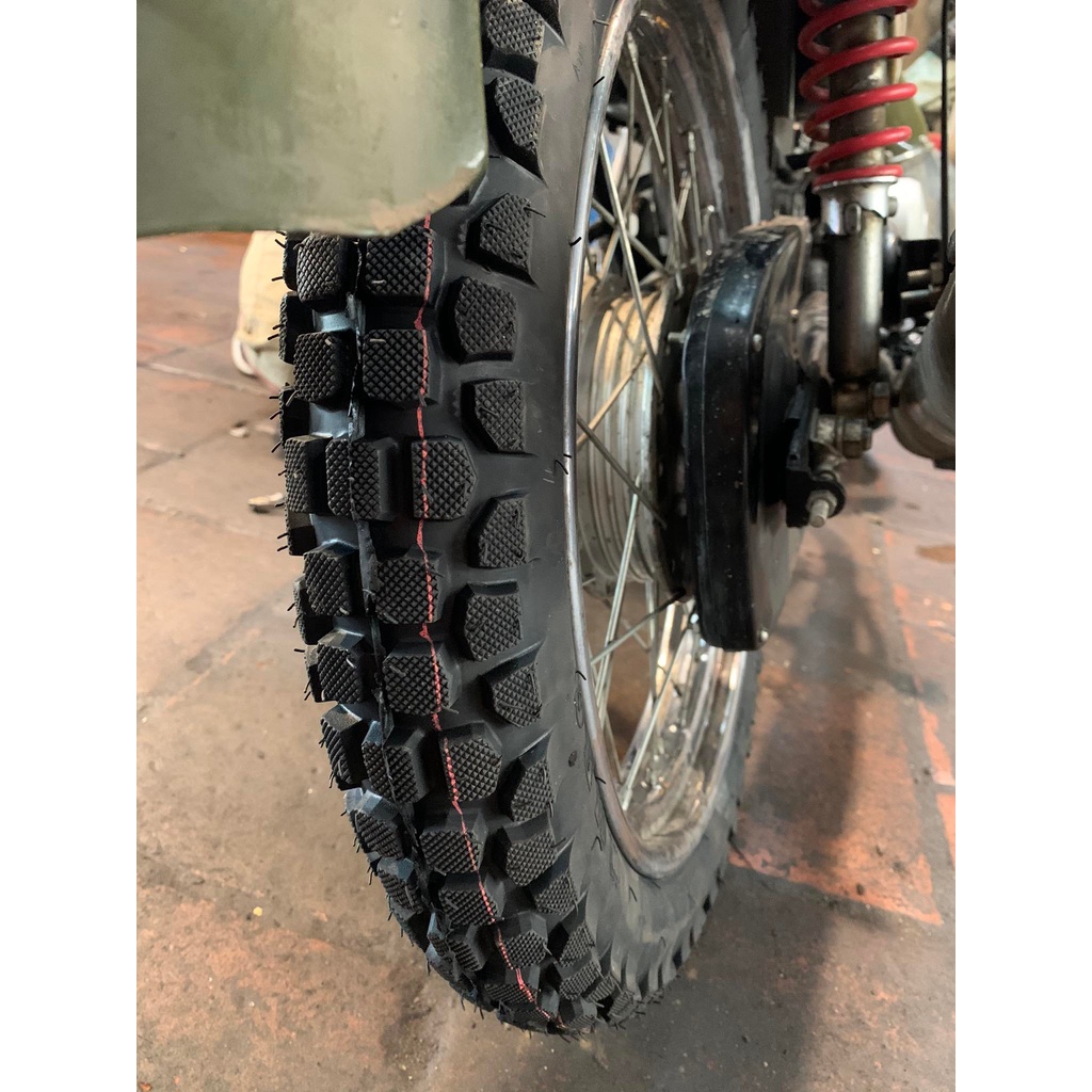 Lốp gai chân chó 3.00-18 và 110/90-16 lắp cho Yamaha YB