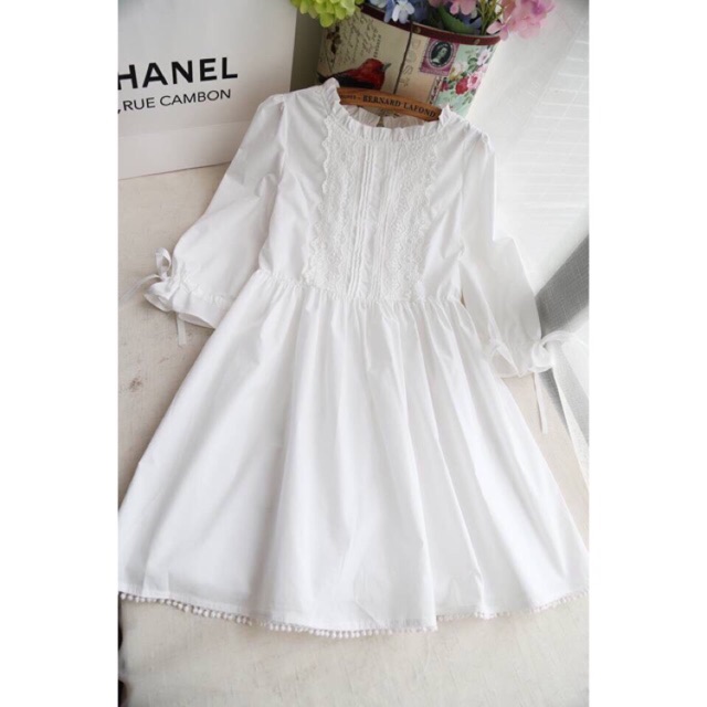 Đầm trắng dự tiệc ren thêu | BigBuy360 - bigbuy360.vn