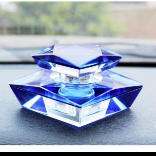 Khuyến mại lớn Nước hoa pha lê cao cấp giá rẻ để trong ô tô!
