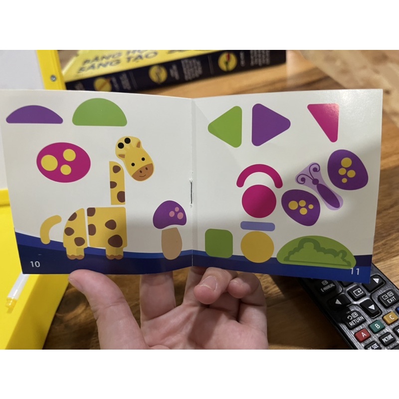 BẢNG HỌC SÁNG TẠO bút dễ xóa và các hình đính nam châm Quà tặng từ SIMILAC