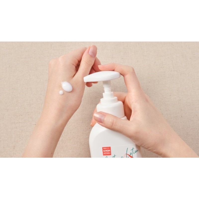 Sữa dưỡng ẩm Jojoba hữu cơ K-Mom 225ml Km63108 cho bé từ sơ sinh