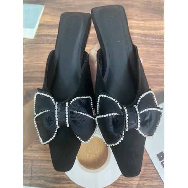 Sục bệt Nơ kết xoàn H2STORE chất xịn , hàng đẹp từng cm.