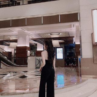 Jump ống suông cúp ngực cổ yếm