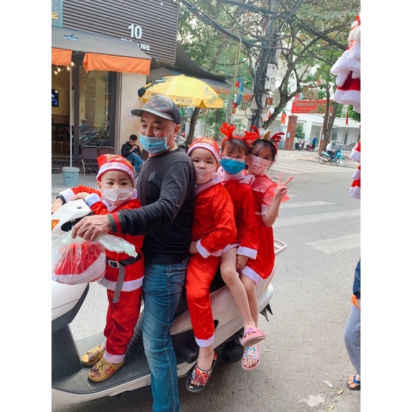 Bộ quần áo ông già Nôen cho bé từ 8-35kg