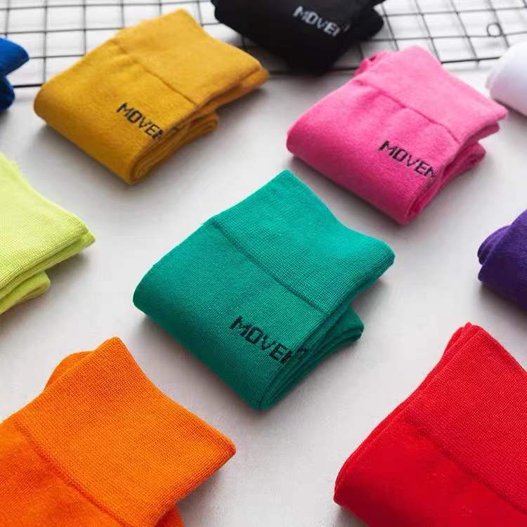 Black mid-calf socks for women ins trendy European and American coloured long socks calf socks