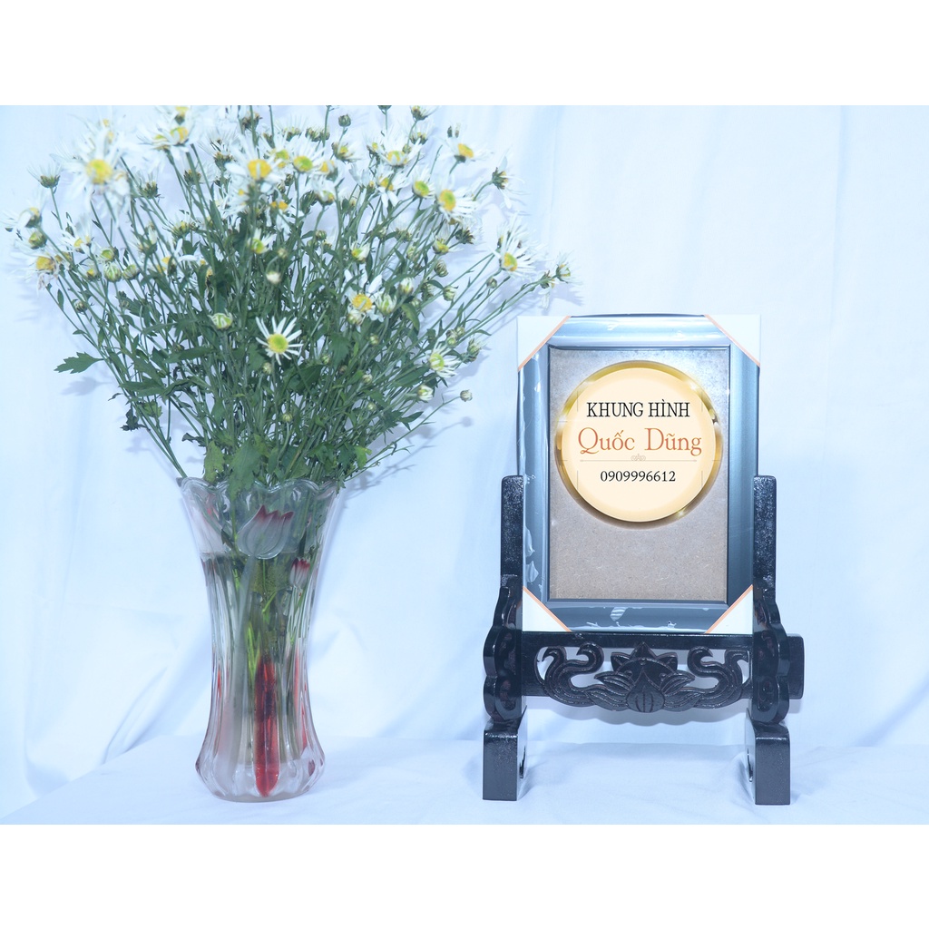 Khung hình và chân khung đề bàn thờ  kttấm hình