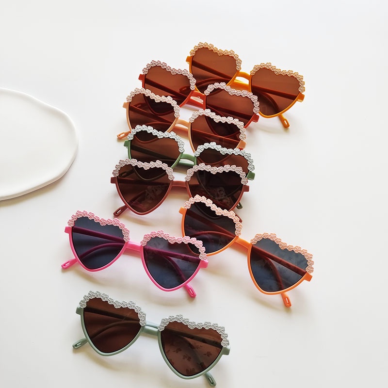 Kính Mát Cho Trẻ Em Phong Cách Mới Hình Trái Tim Dán Tia Cực Tím