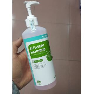 Nước rửa tay sát khuẩn khử trùng.