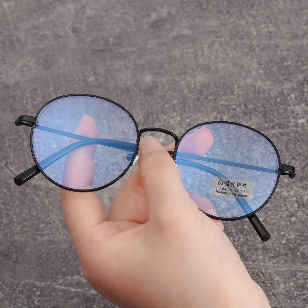 Mắt kính chống ánh sáng xanh khi sử dụng máy tính