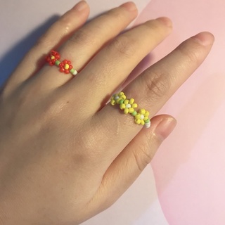 Nhẫn hạt cườm hoa cúc, nhẫn handmade đeo tay nhiều màu.