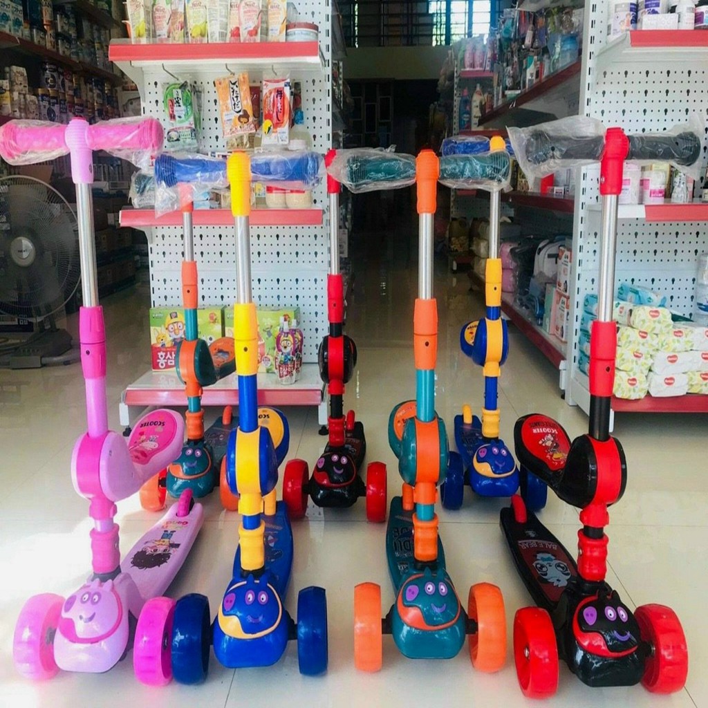 Xe Trượt Scooter  Đa Năng Phát Sáng Cho Bé Từ 2 Đến 8 Tuổi - Xe Thăng Bằng Có Nhạc, Ghế Nhún Cho Trẻ