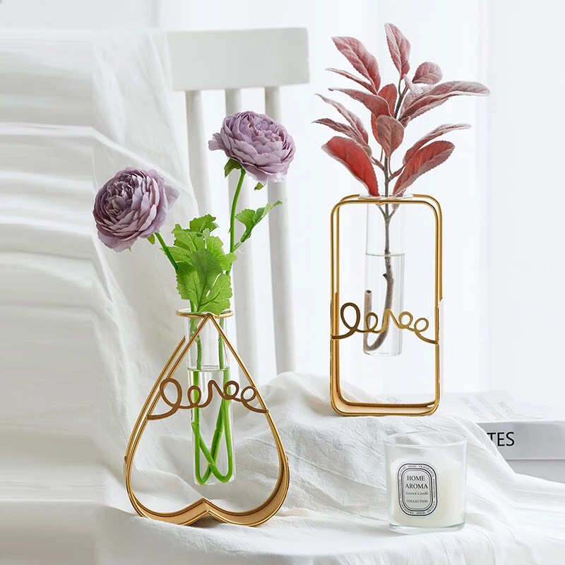 Bình hoa thuỷ tinh khung thép mạ vàng gắn chữ Love decor phong cách Bắc Âu độc đáo BH-002