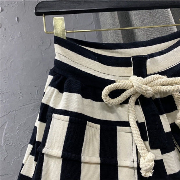 Striped casual shorts, women's hot pants, 2021 new summer clothes, loose waist, wide legs, A-shaped sports pants.