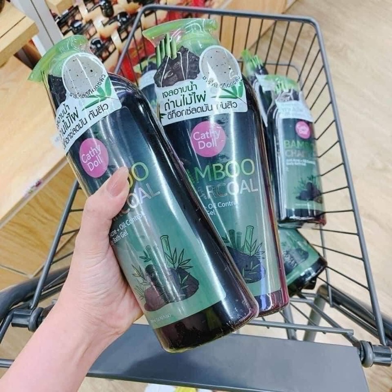 SỮA TẮM MỤN LƯNG , SỮA TẮM THAN TRE CATHY DOLL 500ML THÁI LAN