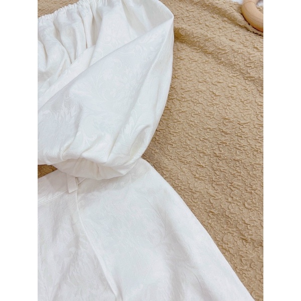 SÉT GẤM TRẮNG BẸT VAI