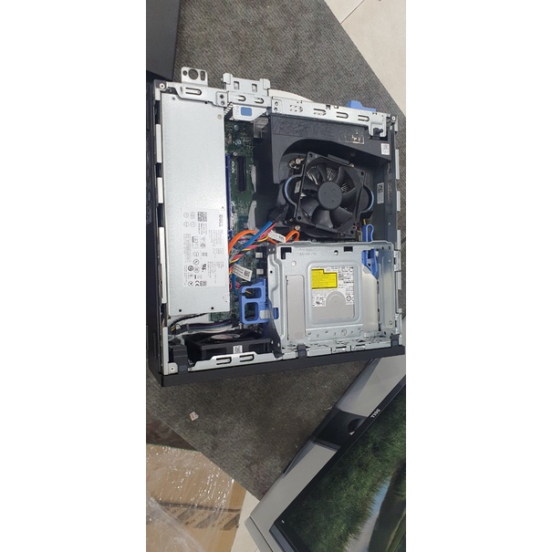 Máy tính để bàn Dell Optiplex 7040 SFF Core i5 6500 / 8G /SSD 240G   ,Tặng USB wifi, Bàn di chuột -Bảo hành 24 tháng