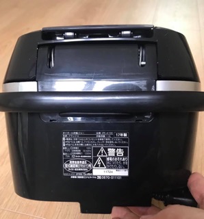 Nồi cơm điện nhật JPE-A100 1L date 2017