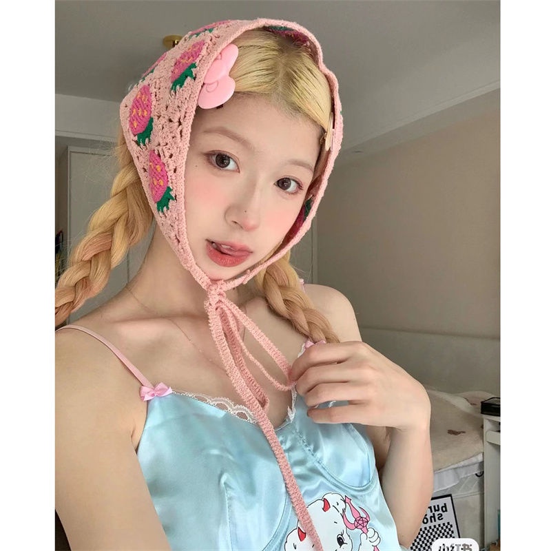 ¤✘Băng Đô Cài Tóc Đan Móc Hình Tam Giác Họa Tiết Dâu Tây Nhỏ Thắt Dây Thời Trang Ngọt Ngào Cho Nữ Mới