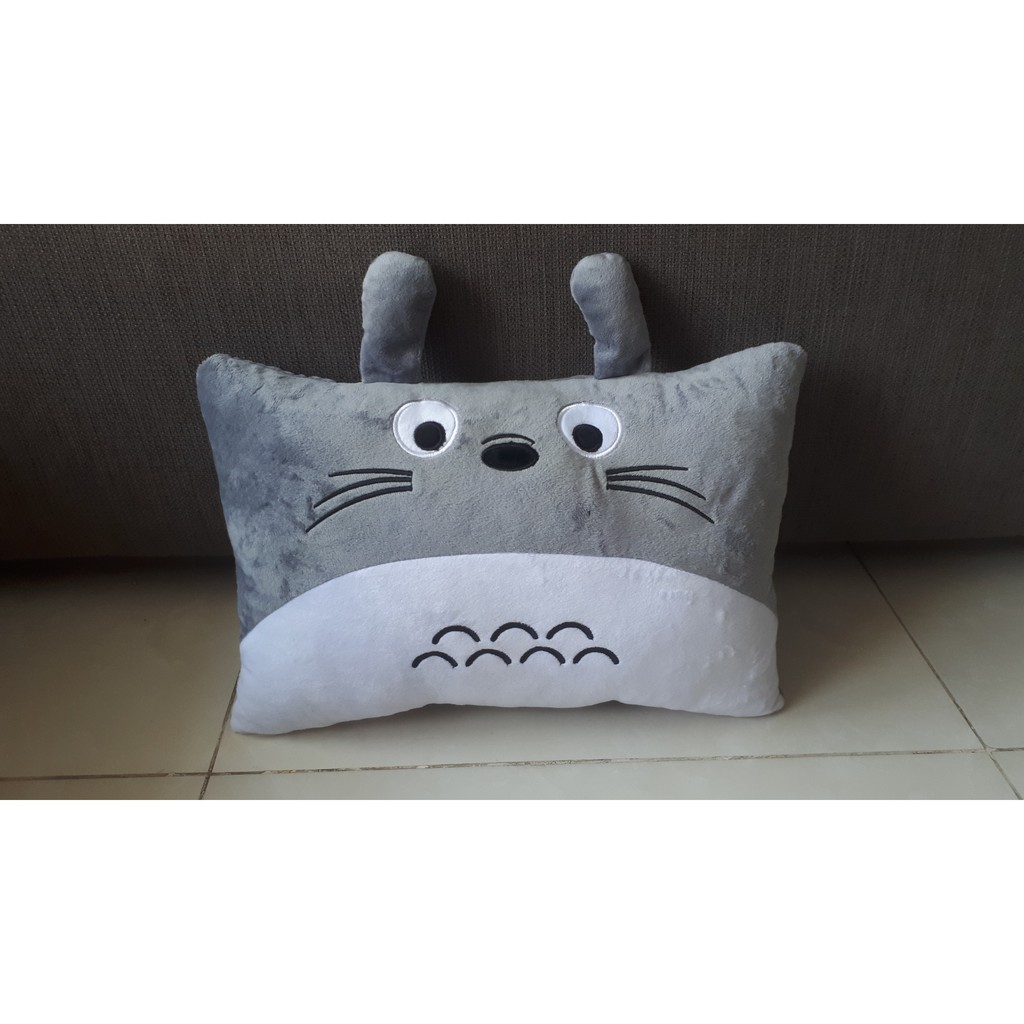 Gối đi xe máy dành cho em bé hình totoro