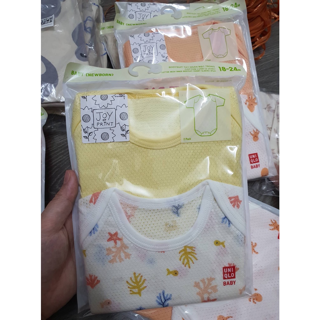 Set 2 body cộc tay Uniqlo chất cotton lưới thông hơi cho bé