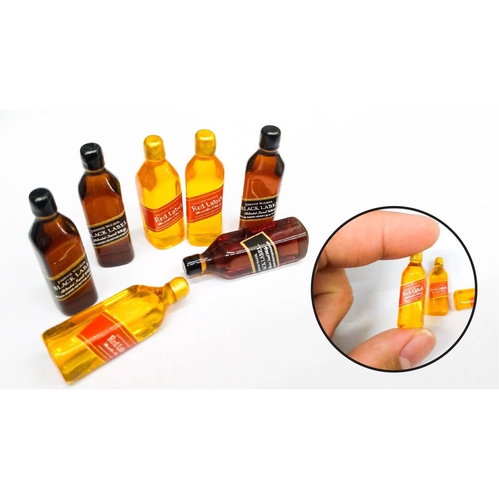 Mô hình mini t Black Label, Red Label trang trí showroom, diorama DE015