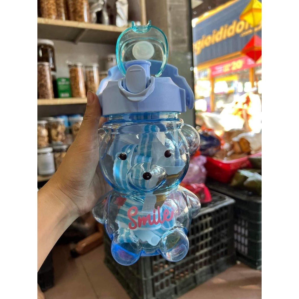 Bình nước hình con gấu dễ thương dung tích 1 lít có kèm dây đeo có tặng kèm sticker 2d và 3d
