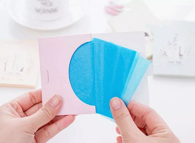 Gói 50 tờ giấy thấm dầu cho da mặt