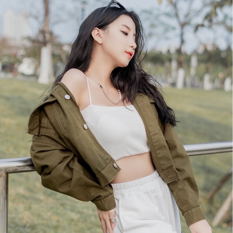 Áo khoác kaki nữ FM Style hai túi nắp TAMI cá tính năng động thời trang I Fm Style Online 220307008