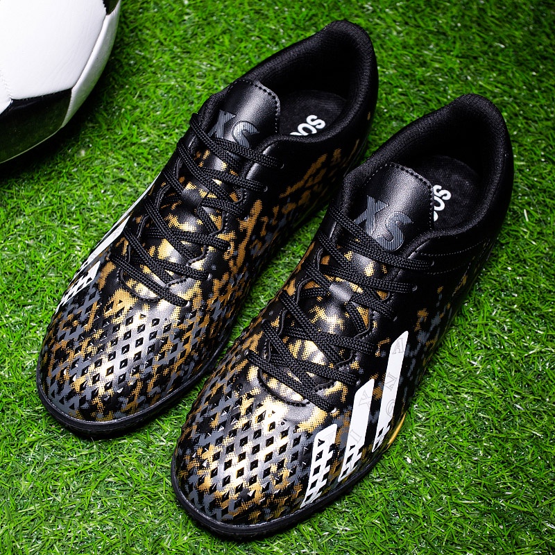 【Tặng tất bóng đá miễn phí】Giày đá bóng nam / nữ ngoài trời vải PU, đế cao su, chống trơn trượt, thấm sốc, bền, mềm và không thấm nước Size 35-46