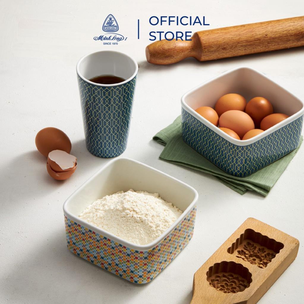 Combo trung thu: Bộ quà tặng hộp sứ + ly sứ dưỡng sinh Minh Long hoa văn Indigo kèm hộp và túi giấy sang trọng (cb3)