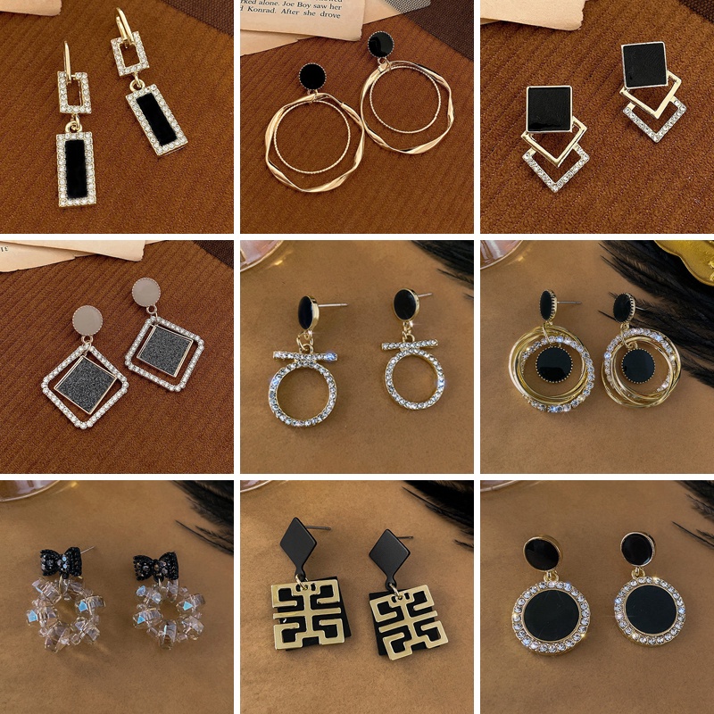 Khuyên Tai Tông Màu Đen Phong Cách Cổ Điển