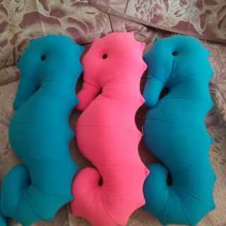 Gối ôm cá ngựa handmade