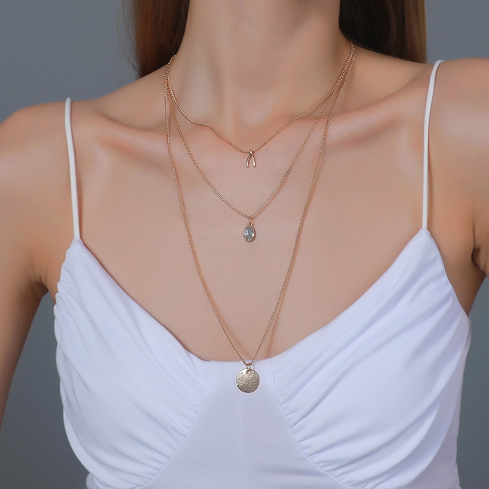 Vòng cổ ba lớp kiểu chữ V phối mặt dây sành điệu cho nữ