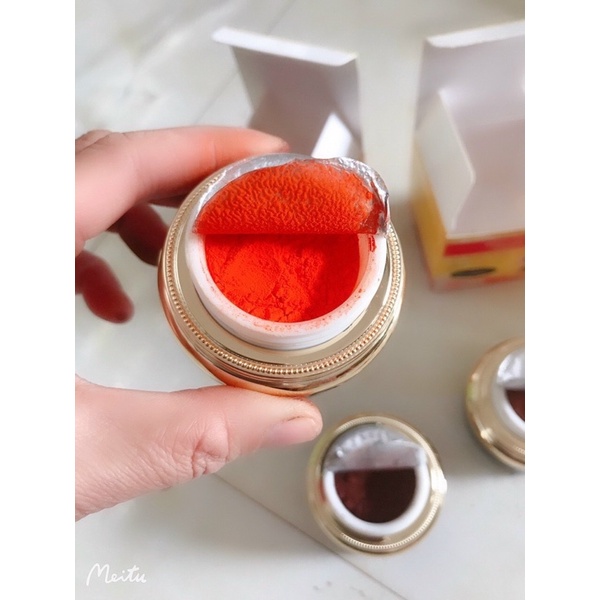 Bột tán kích màu môi , mày giúp tăng độ bám , kích màu.