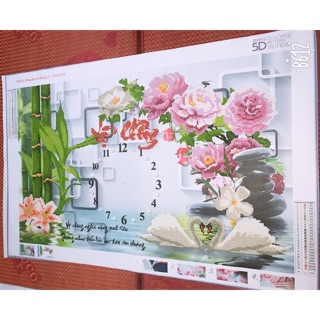 Tranh đính đá vợ chồng đồng hồ gắn sẵn ( thành phẩm chưa khung)