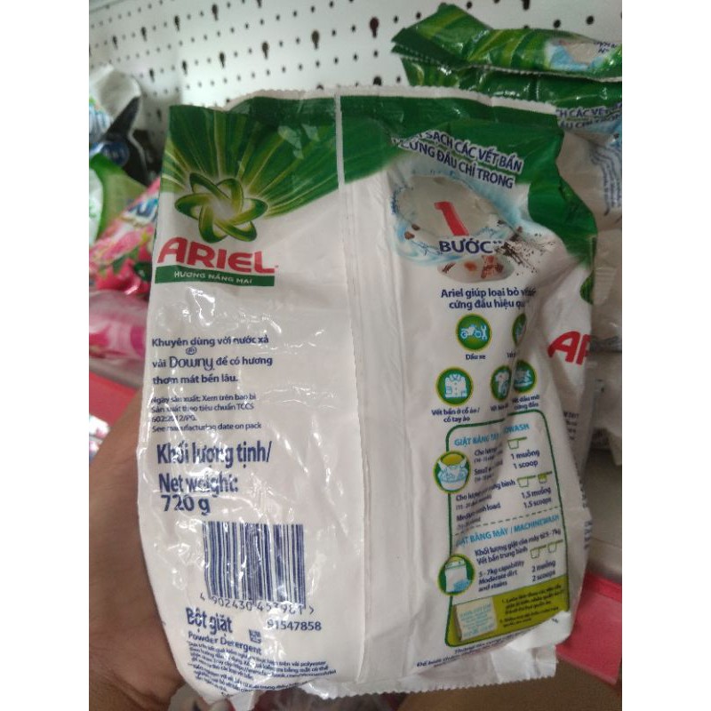 Bột giặt Ariel hương nắng mai túi 720g