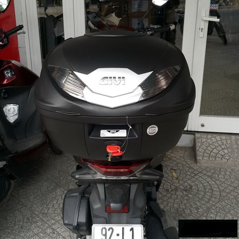 Thùng Givi B360N/ B360NT Công Nghệ Monolock Phản Quang Đỏ/ Xám Khói Đi Kèm Đế Đệm Gắn Sau Xe Máy Tay Ga Motor CHÍNH HÃNG